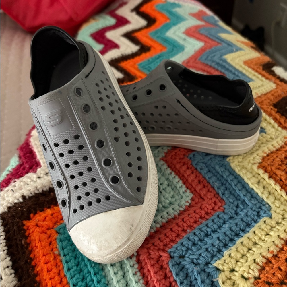 Skechers Floamies Gray and White Water Shoes with Ventilation